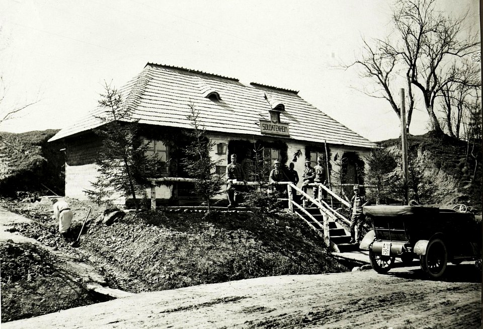 Soldatenhiem in Rosulna, 8. Mai 1917. (BildID 15590984)