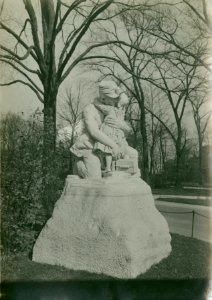 Soldier hugging child statue, Illinois, early 20th century (NBY 598)