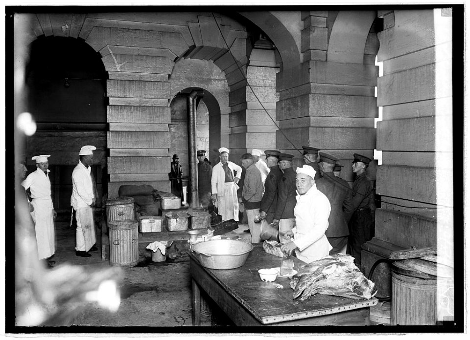 Soldier's kitchen under Cap. steps, 11-9-21 LCCN2016845838