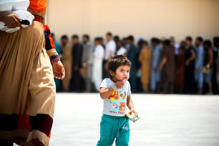 Soldiers assist with the evacuation at Hamid Karzai International Airport 210821-D-D0477-005