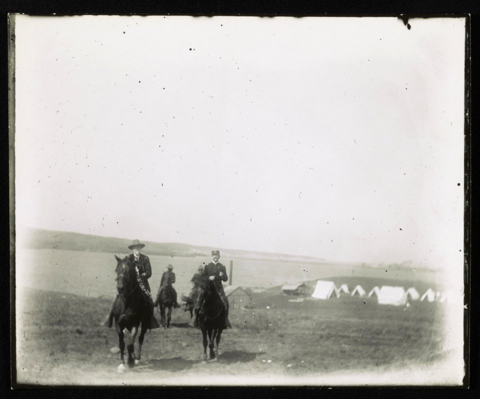 Soldiers on horseback, Rough Riders military camp, Montauk Point, New York LCCN2013651531