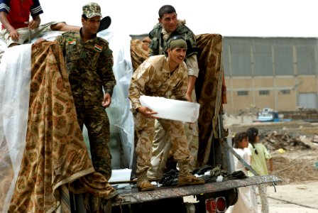 Soldiers Visit Future of Basra Vocational Technology School DVIDS183458