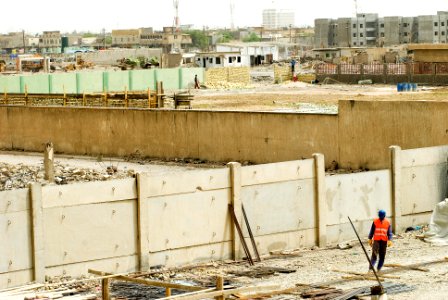 Soldiers Visit Future of Basra Vocational Technology School DVIDS183418