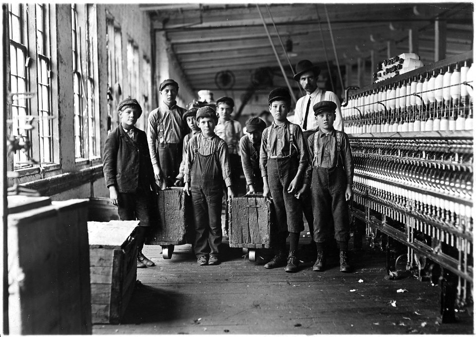 Some of the doffers and the Supt. Ten small boys and girls about this size out of a force of 40 employees. Catawba... - NARA - 523141