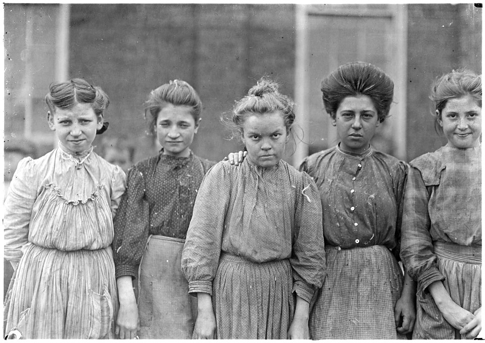 Some adolescents in Bibb Mfg. Co. Macon, Ga. - NARA - 523155
