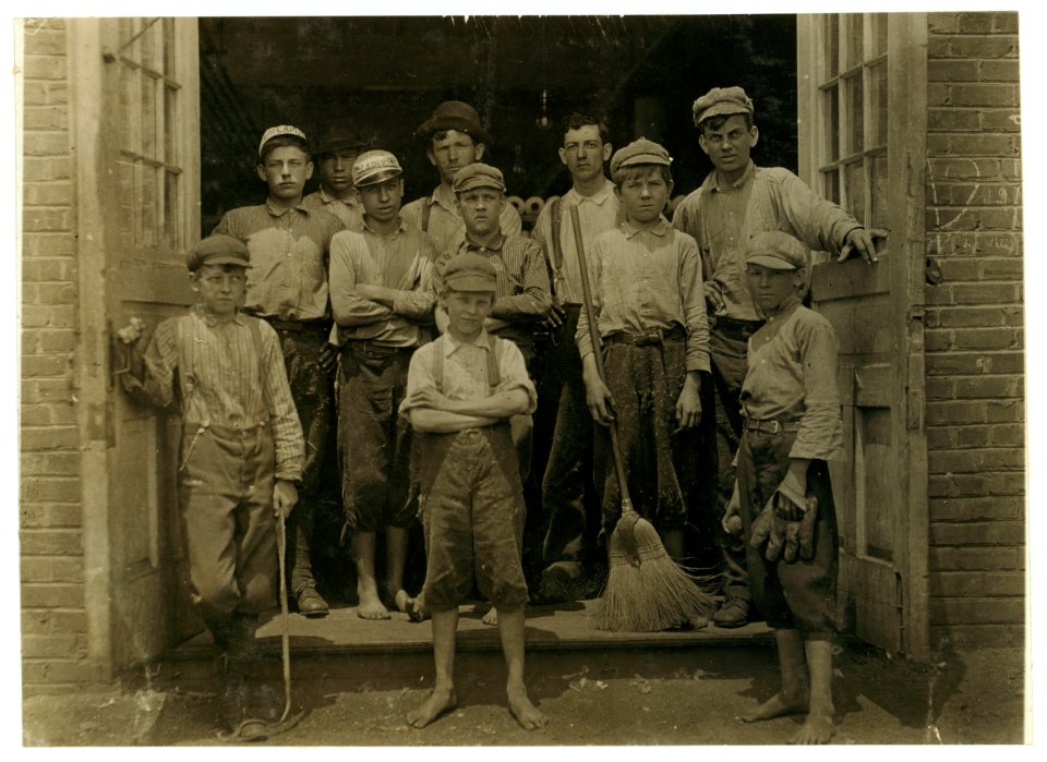 Some of the boys working in the Saxon Mill. LOC nclc.02574