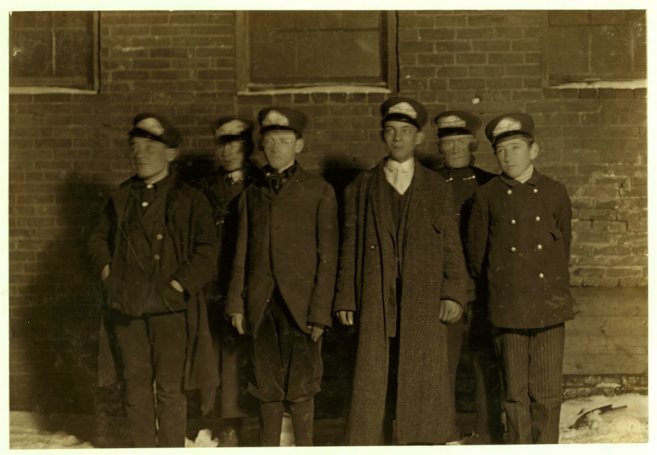 Some of the night force at the Western Union Telegraph Office, Hartford, Conn. When I passed through this alley next morning (Sunday) at 6-00 A.M. I found some of these boys had been playing LOC nclc.03253