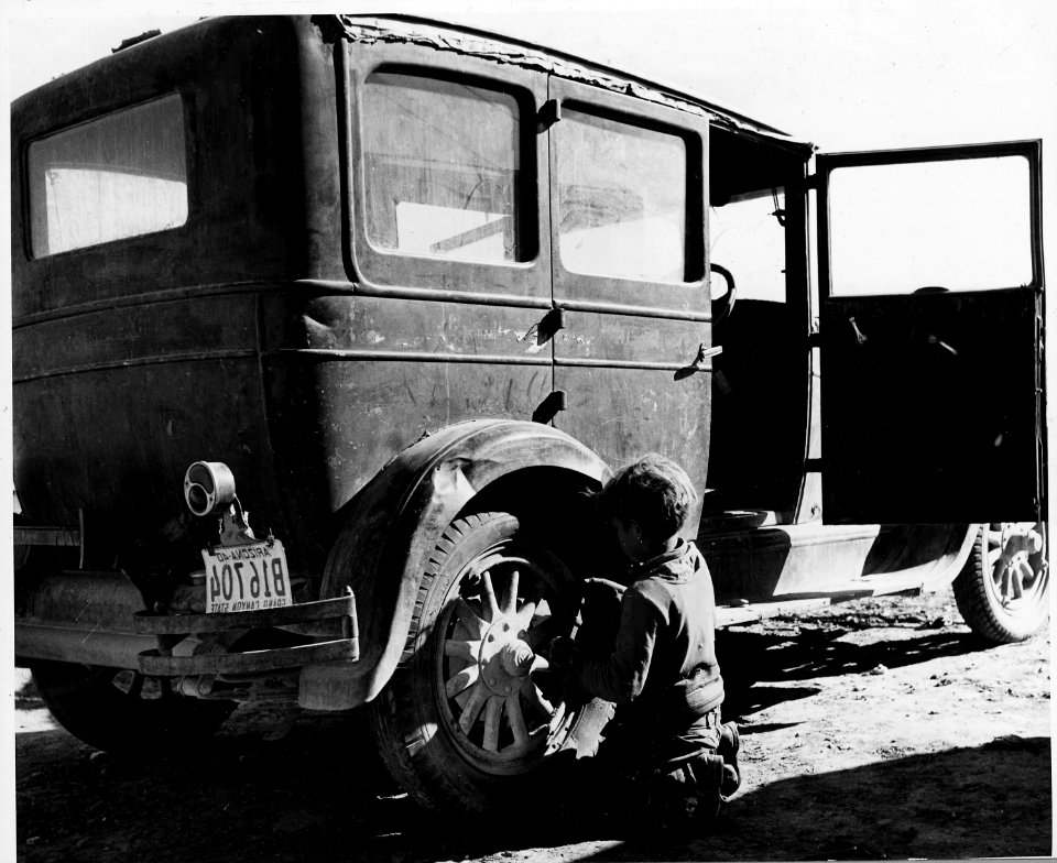 South of Eloy, Pinal County, Arizona. Ten-year-old migratory Mexican cotton picker. He was born in T . . . - NARA - 522026