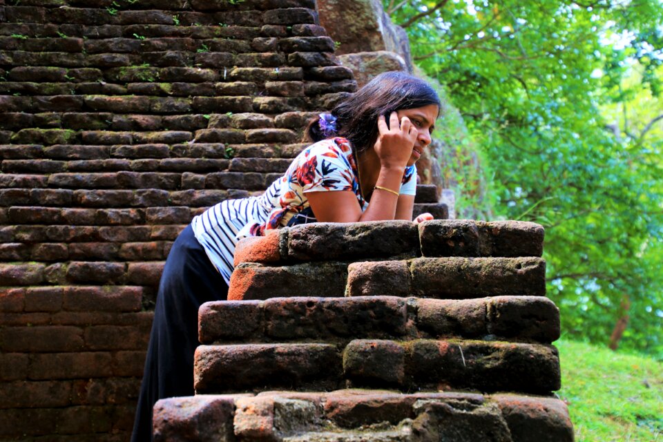 Conversation girl sigiriya