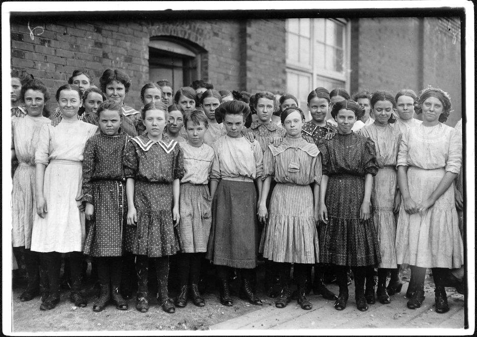 Some of the spinners in Pell City Cotton Mill, grouped for me by the overseer. Mr. E. A. Thompson, Supt. of the Mill... - NARA - 523355