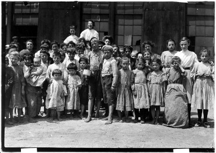 Some of the workers in the Farrand Packing Co. Baltimore, Md. - NARA - 523204