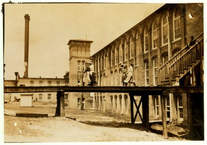 Some of the young workers in Laurel Cotton Mills, Laurel, Miss. LOC cph.3b03840