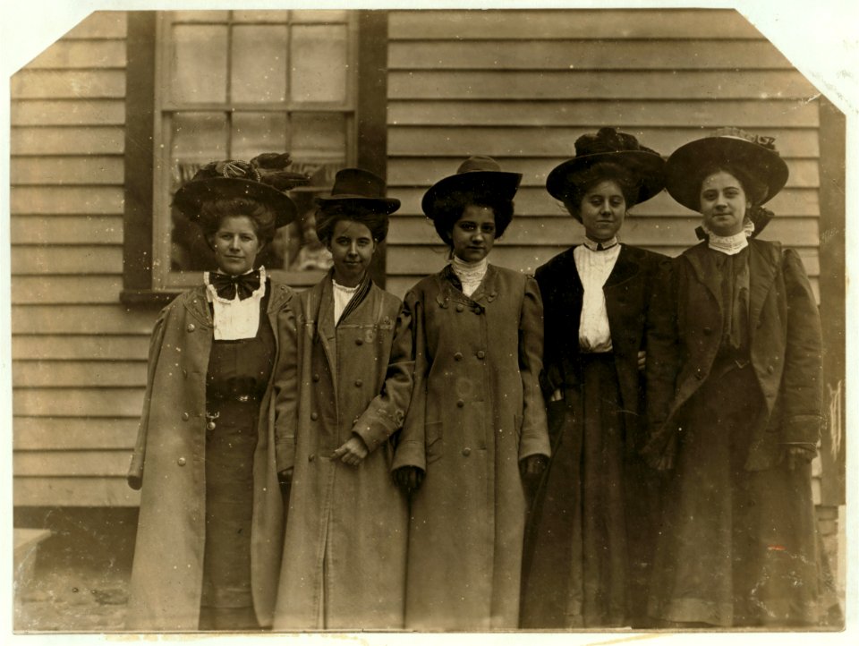 Some of the young women in Dickson Mill, Laurinburg, N.C. LOC nclc.01504