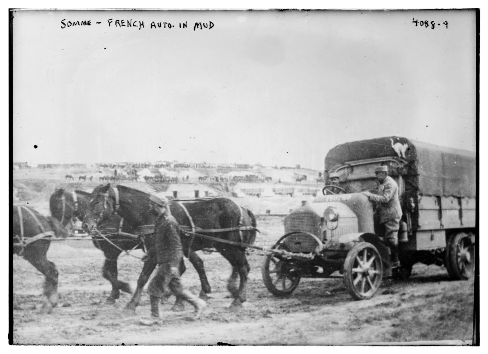 Somme - French Auto in mud LCCN2014703408
