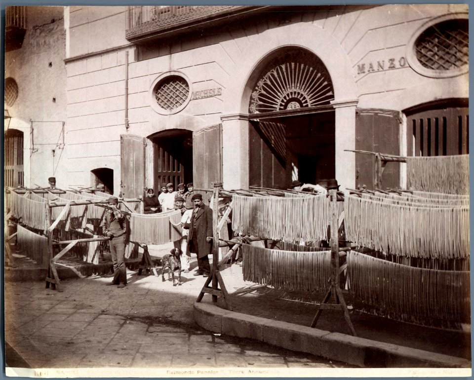 Sommer, Giorgio (1834-1914) - n. 11611 - Napoli, Fabbrica di maccheronii