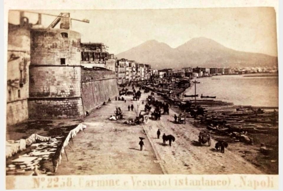 Sommer, Giorgio (1834-1914) - n. 2258 - Carmine e Vesuvio (istantaneo). Napoli