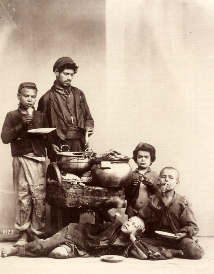 Sommer, Giorgio (1834-1914) - n. 6123 - Boys eating