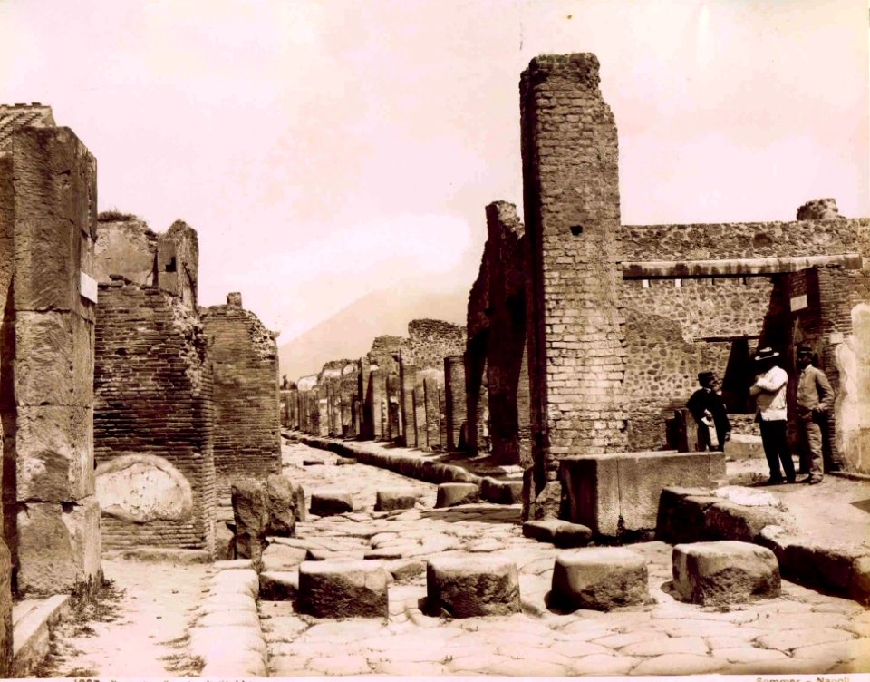 Sommer, Giorgio (1834-1914) - n. 1297 - Pompei - Strada di Stabia