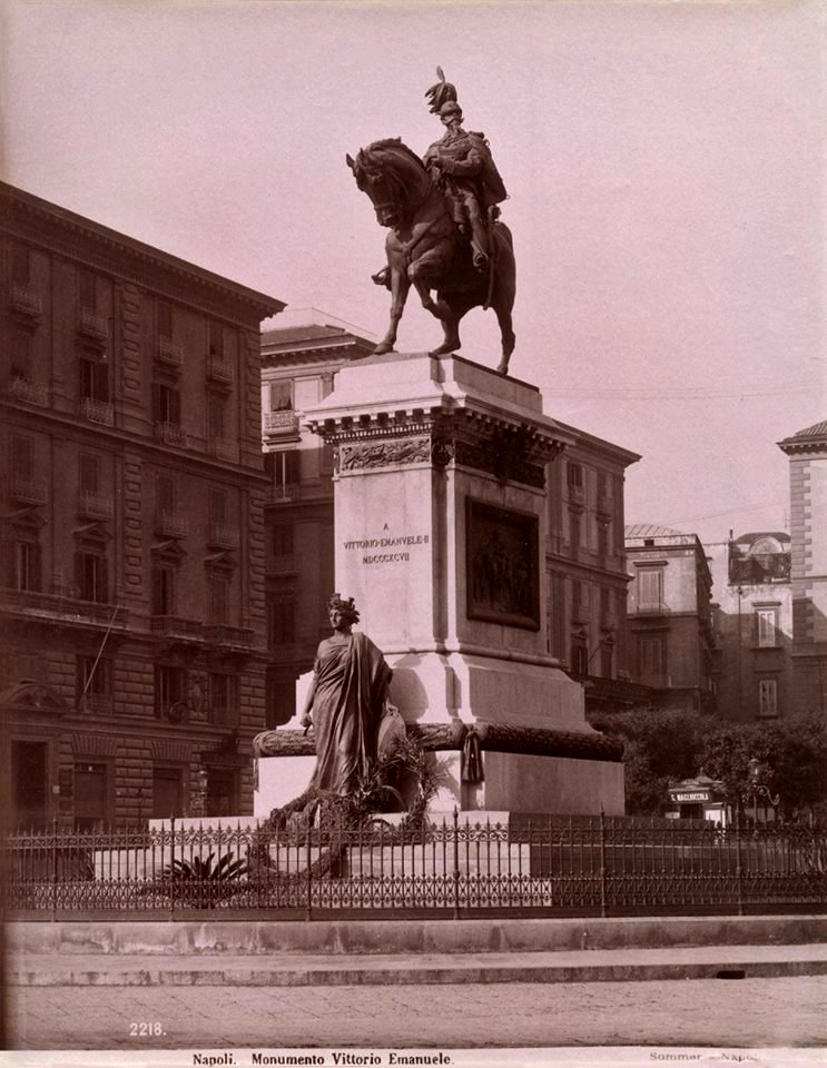 Sommer, Giorgio (1834-1914) - n. 2218 - Napoli - Monumento Vittorio Emanuele