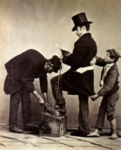 Sommer, Giorgio (1834-1914) - n. 6128 - cireur de bottes et voleur à la tire (épreuve à l'albumine)