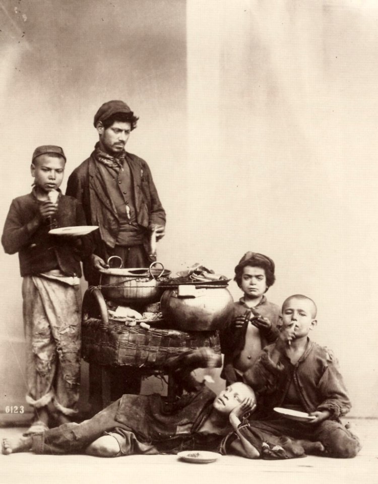 Sommer, Giorgio - Bengel essen Pfannkuchen (Zeno Fotografie)