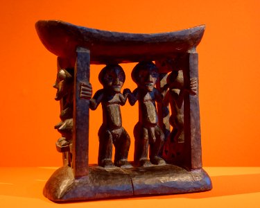 Songo chief neck rest Felix Collection
