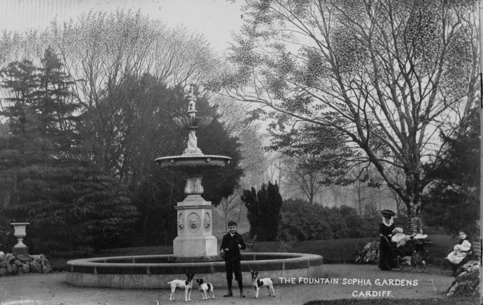 Sophia Gardens fountain (4641480)