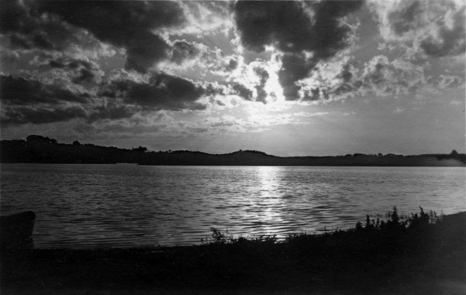 Sonnenuntergang am Molfsee (Kiel 70.312)