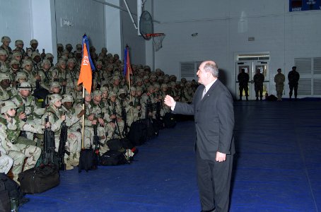 Sonny Perdue addresses U.S. Army Soldiers from the 123rd Signal Battalion at Caro Gymnasium
