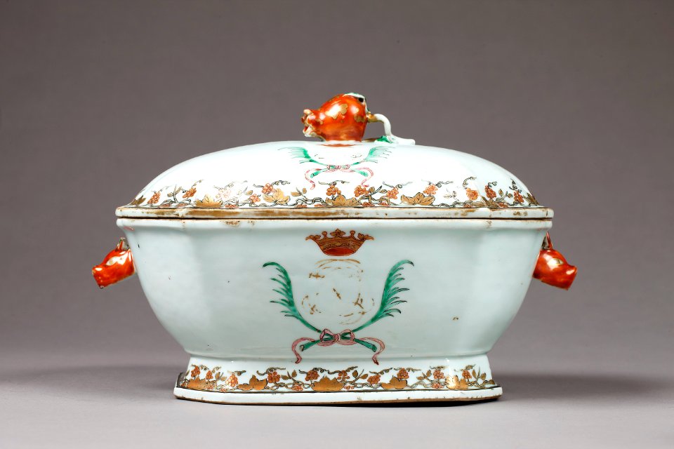 Soppskål i porslin gjord i Kina 1735-1795 - Hallwylska museet - 96147