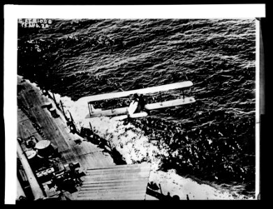Sopwith leaving (U.S.S.) Oklahoma (Battleship), 12-18-20 LCCN2016852364 photo