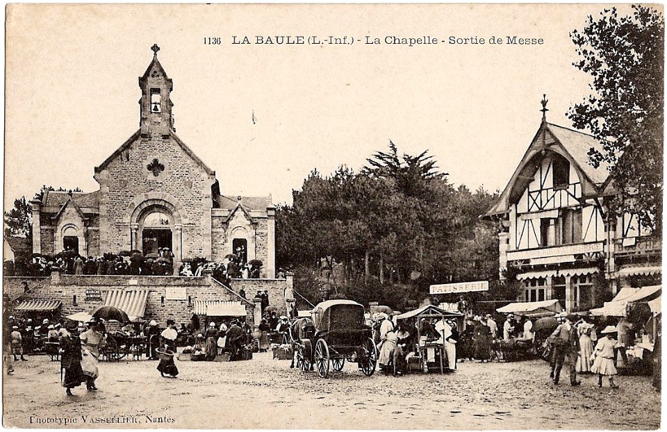 Sortie de messe à La Baule