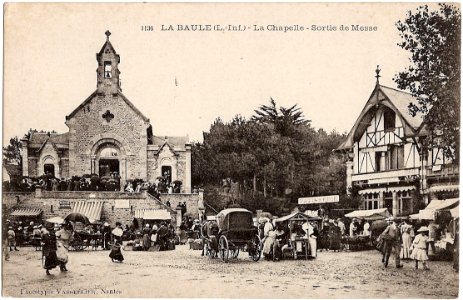 Sortie de messe à La Baule