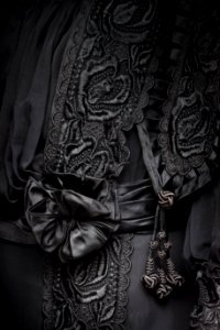 Sorgklänning av svart siden, detalj - Hallwylska museet - 89361 photo