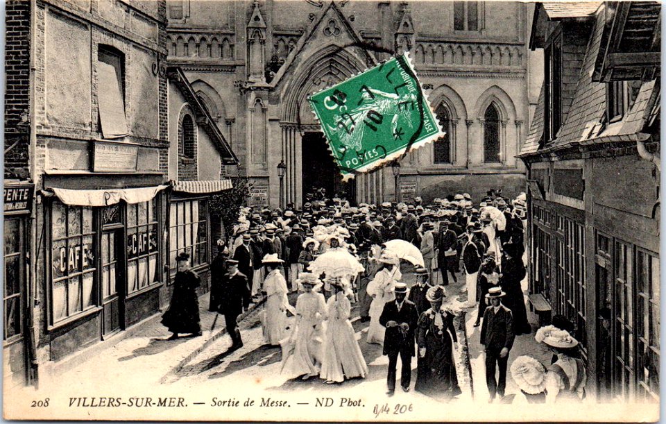Sortie de messe à Villers-sur-Mer