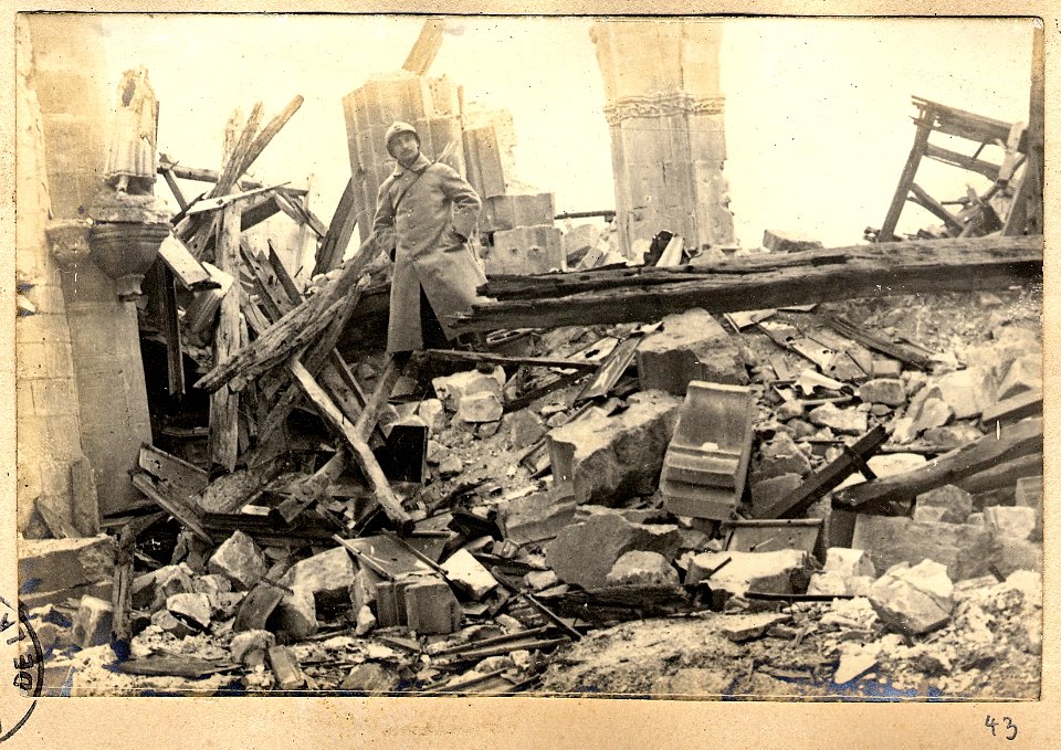 Souain. 14-04-16. Intérieur de l'Eglise. R.B - Fonds Berthelé - 49Fi1876-43