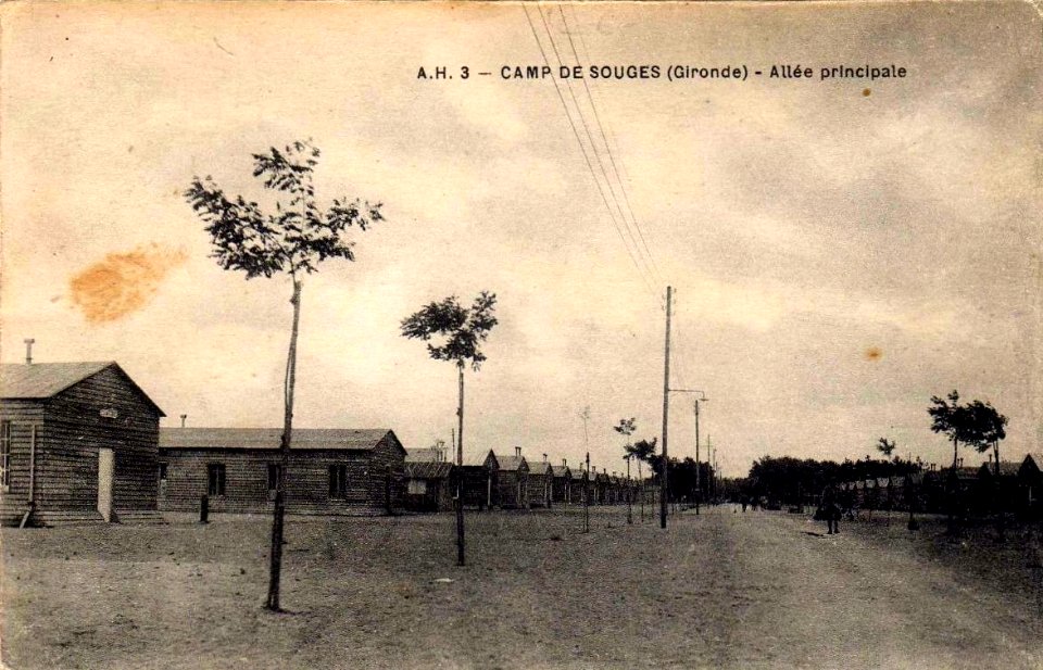 Souges-camp-allee-principale