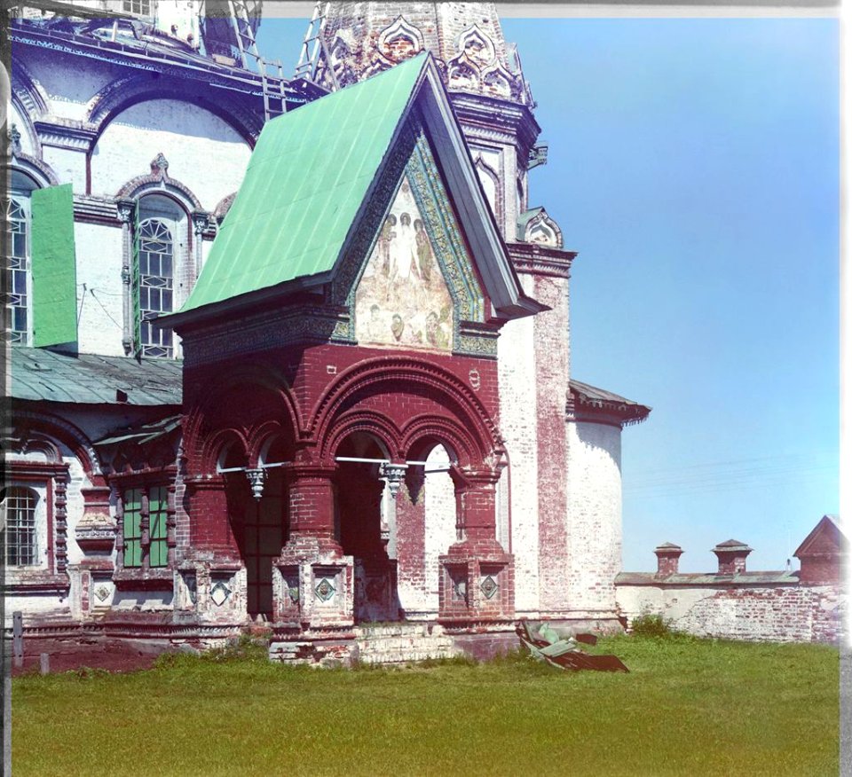 South porch of the Church of St. John Chrysostom (Prokudin-Gorsky) 02