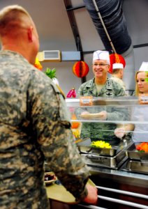 SOUTHCOM commander has thanksgiving with JTF Guantanamo troopers 111124-N-RF645-264