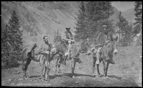 Southern Division, U.S.G.S. A.D. Wilson in charge. Figures, Endlich, Rhoda, Wilson. - NARA - 517115
