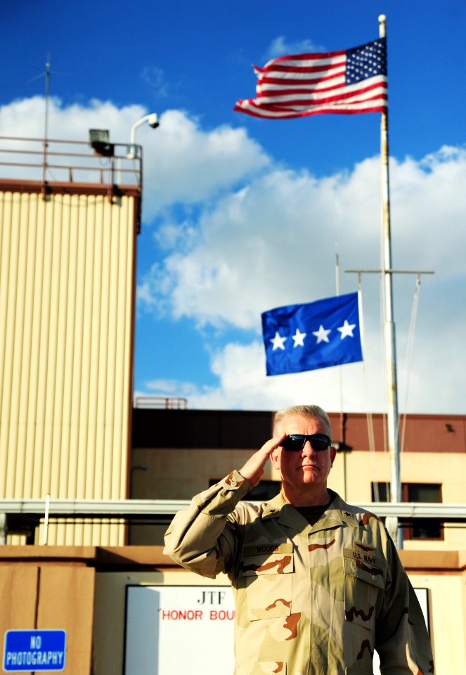 SOUTHCOM commander has Thanksgiving with JTF Guantanamo troopers 111124-N-RF645-082