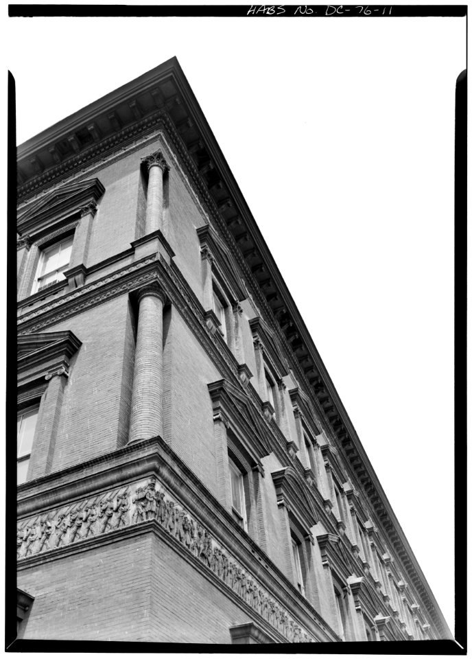 Southeast corn er detail pension building