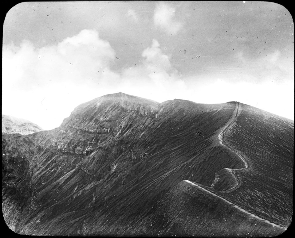 Southwestern part of rim of crater YORYM-TA0003