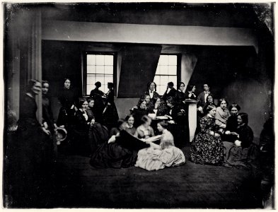 Southworth and Hawes - Unbekannte Gruppe von Frauen im Southworth and Hawes Studio (Zeno Fotografie)