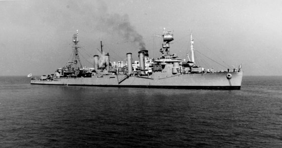 Soviet cruiser Murmansk off Lewes, Delaware (USA), on 15 March 1949 (NH 71455)