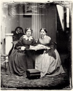 Southworth and Hawes - Unbekannte Gruppe von Frauen (4) (Zeno Fotografie)