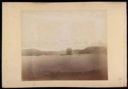 Span of Hawkesbury River Railway Bridge, New South Wales, Australia, on pontoon, en route to piers LCCN2016651649