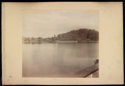 Span of Hawkesbury River Railway Bridge, New South Wales, Australia, on pontoon LCCN2016651648