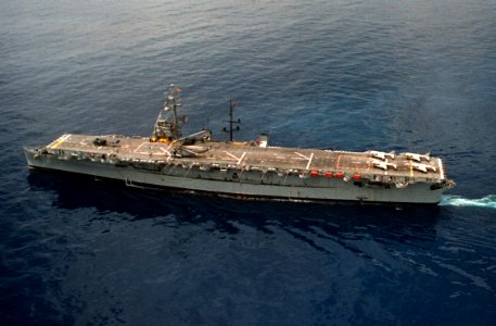 Spanish carrier Dédalo (R01) underway in 1988