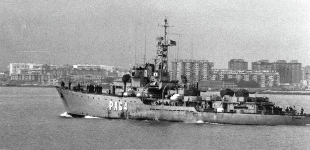 Spanish corvette Nautilus (PA 64) leaving port, in 1985